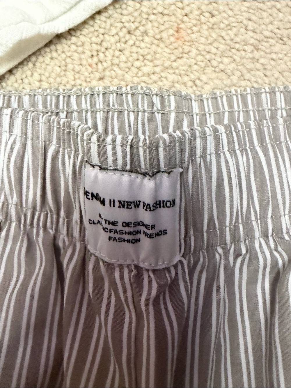 Light Gray Striped and White Elastic-Waist Women's Shorts - Set - Picture 4 of 5